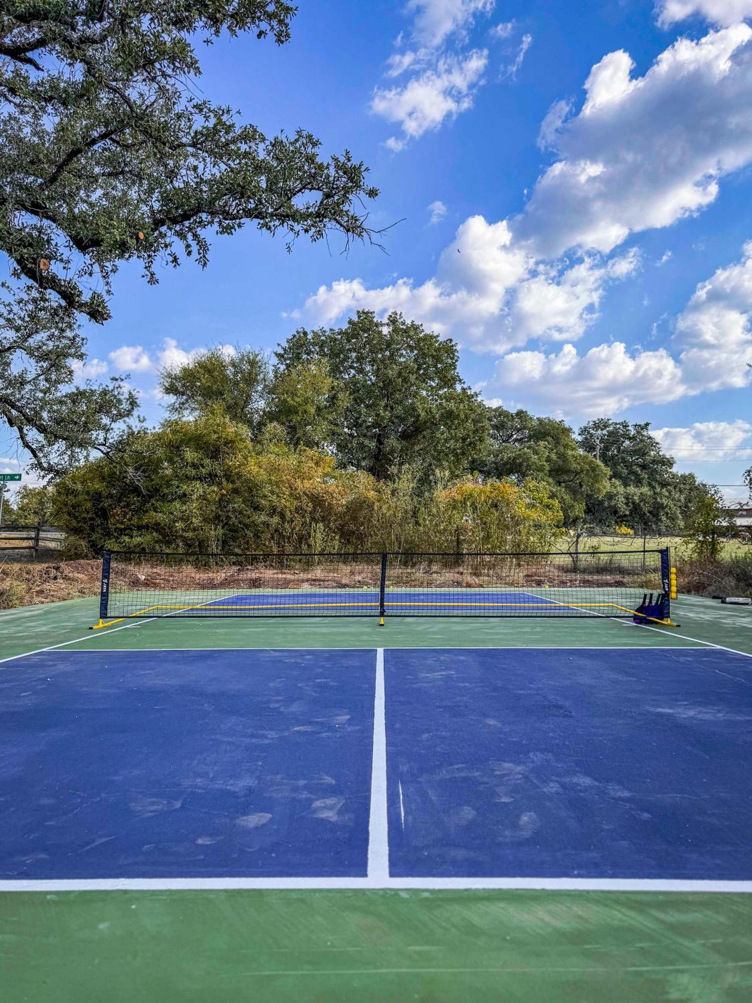 Container Home With Rooftop Views And Pickleball-Pecan Grove Bellmead ภายนอก รูปภาพ
