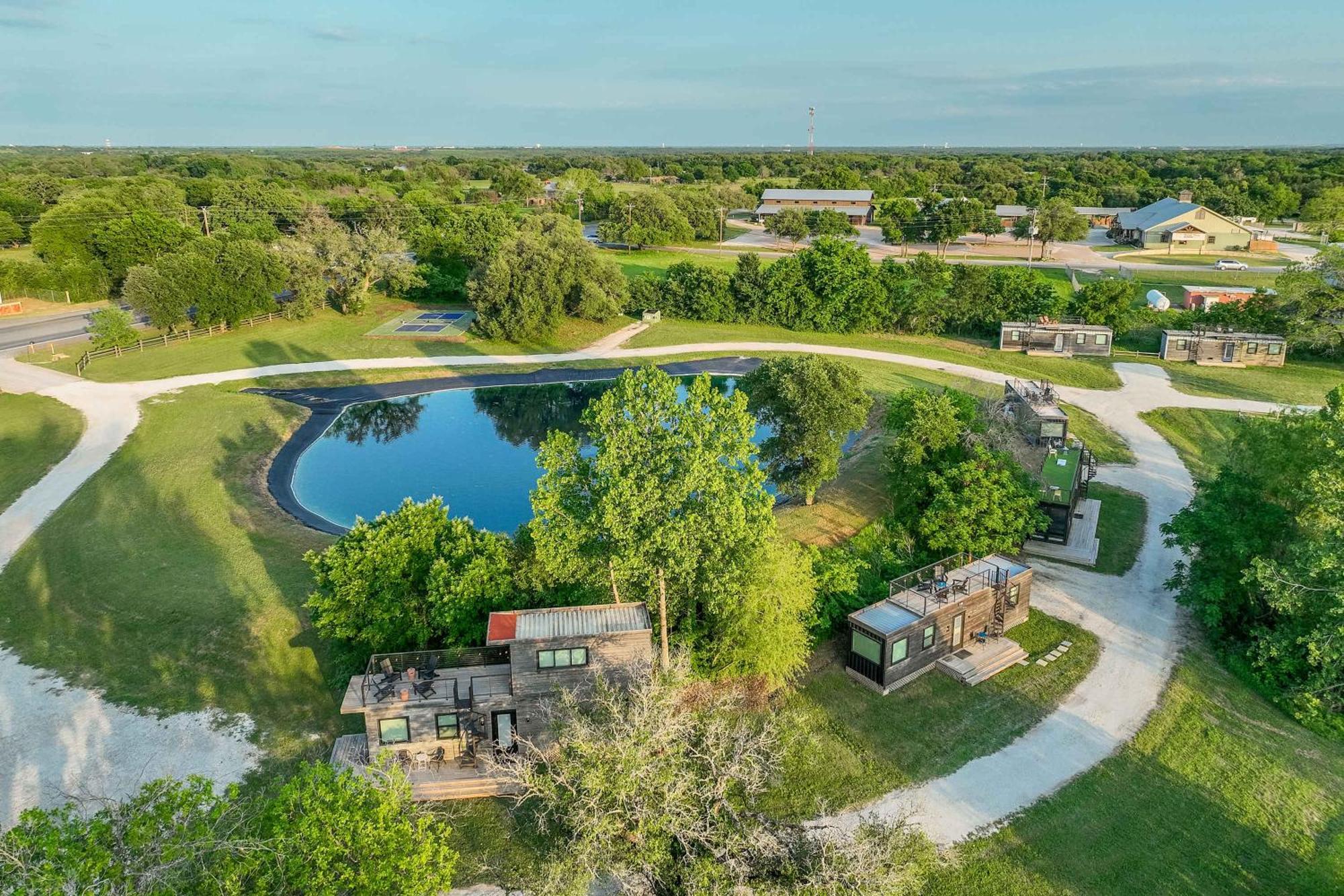 Container Home With Rooftop Views And Pickleball-Pecan Grove Bellmead ภายนอก รูปภาพ