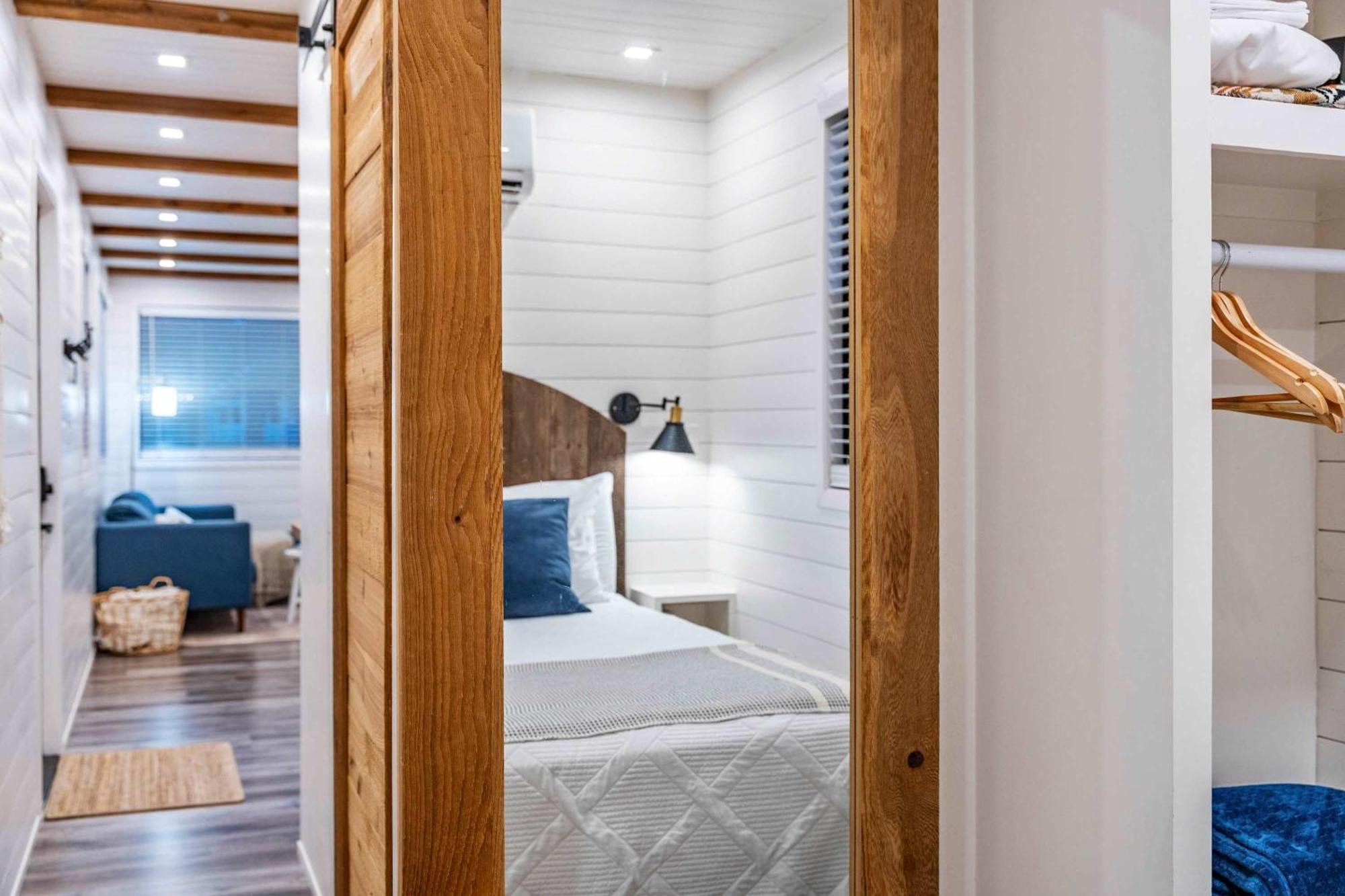 Container Home With Rooftop Views And Pickleball-Pecan Grove Bellmead ภายนอก รูปภาพ